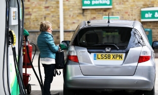 Căng thẳng tiếp tục leo thang tại Trung Đông đẩy giá dầu đi lên